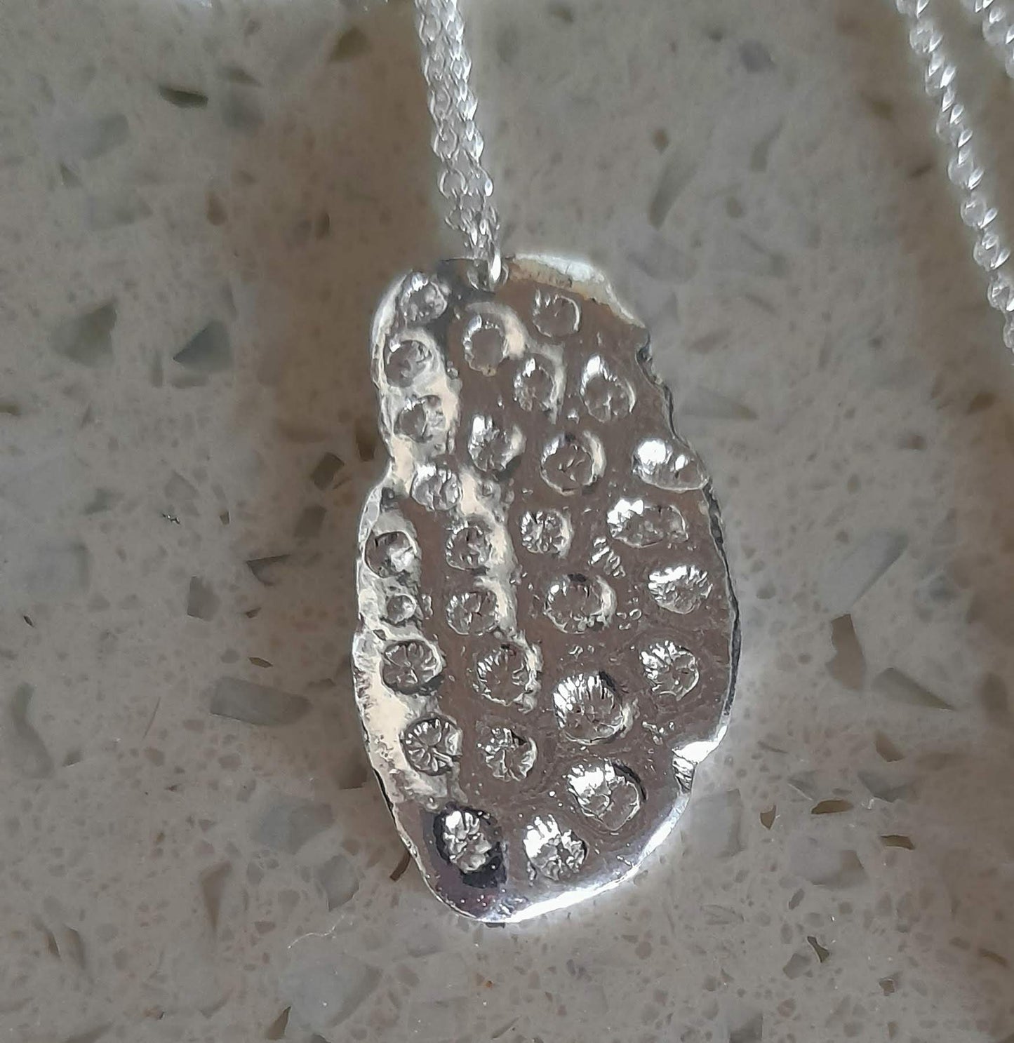 Dotty coral pendant