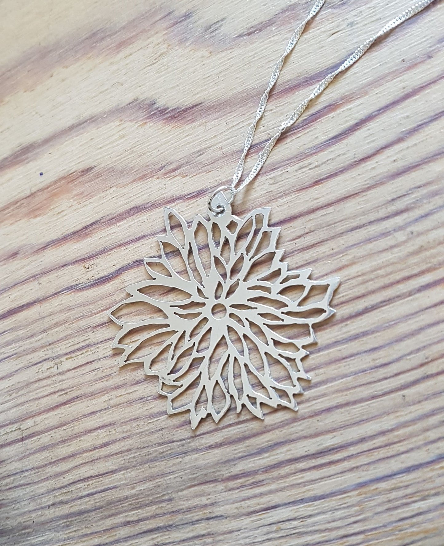 Saw Pierced Dahlia